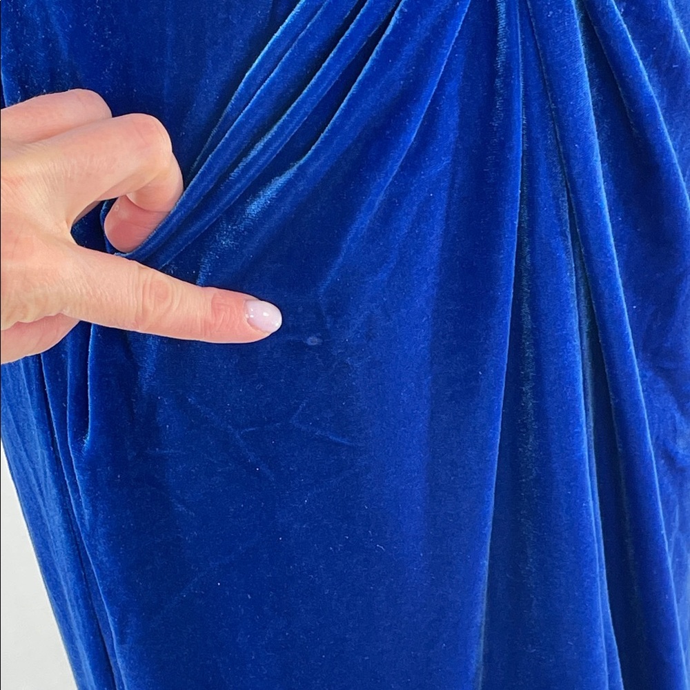Liv Foster Velvet Strapless Gown, 4 - Picture 15 of 17